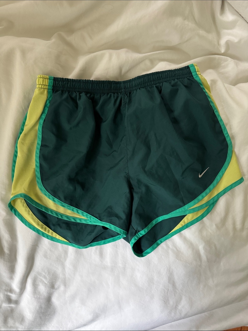 Women's Nike Tempo Dri-FIT Mid-Rise 3-in. Running Shorts